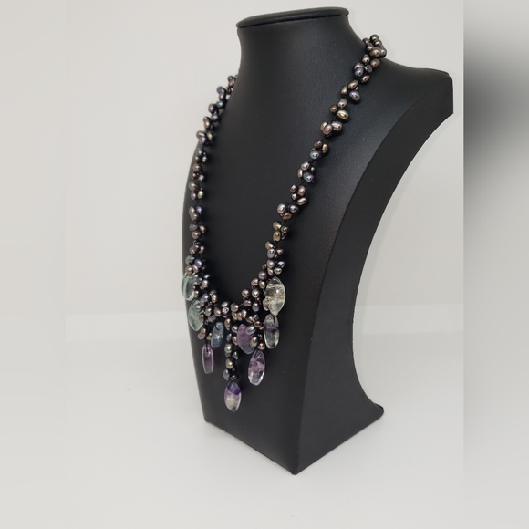 STUNNING!! Multicolor/Peacock Cascade Necklace - Picture 6 of 11